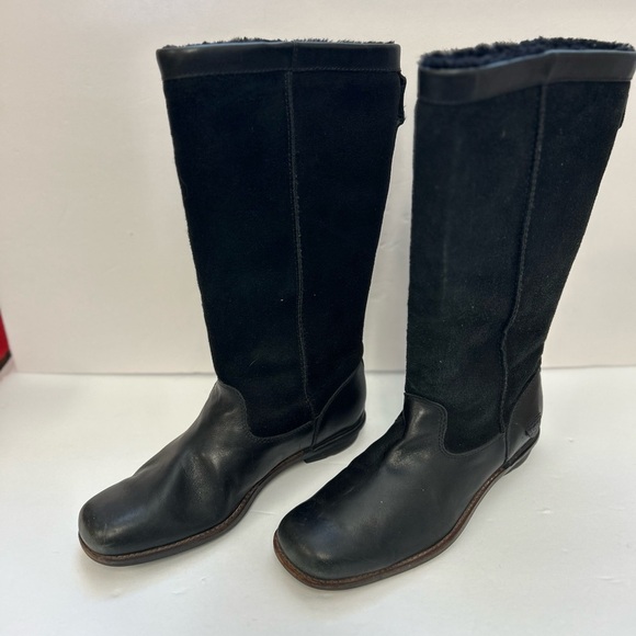 UGG Womens Brookfield Boot Size 9 Tall Black Leather Genuine Sheepskin Pull On - Picture 1 of 12